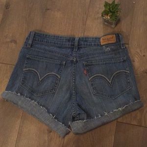 Levis short